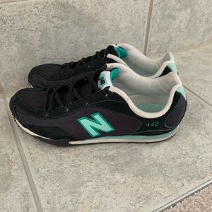 New Balance sneakers women’s